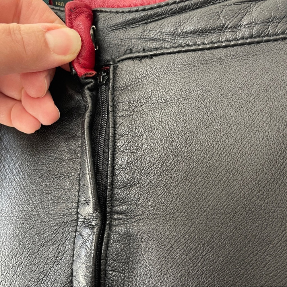 Vintage Danier Black Flare Leather Trousers 6 mid-rise soft leather 90's zip leg - Picture 7 of 9